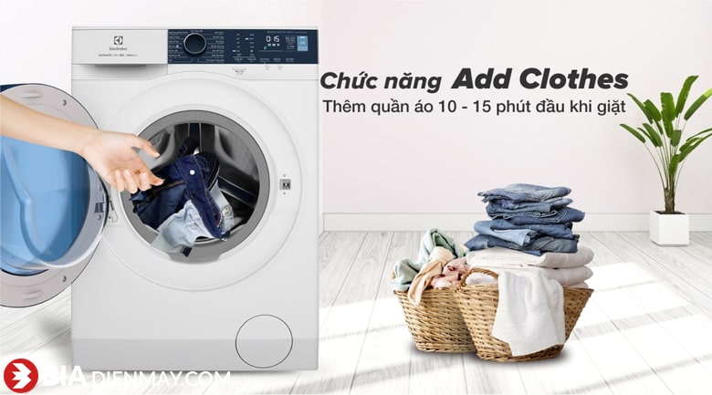 Máy giặt Electrolux inverter 10 kg EWF1024P5WB - thêm đồ giặt
