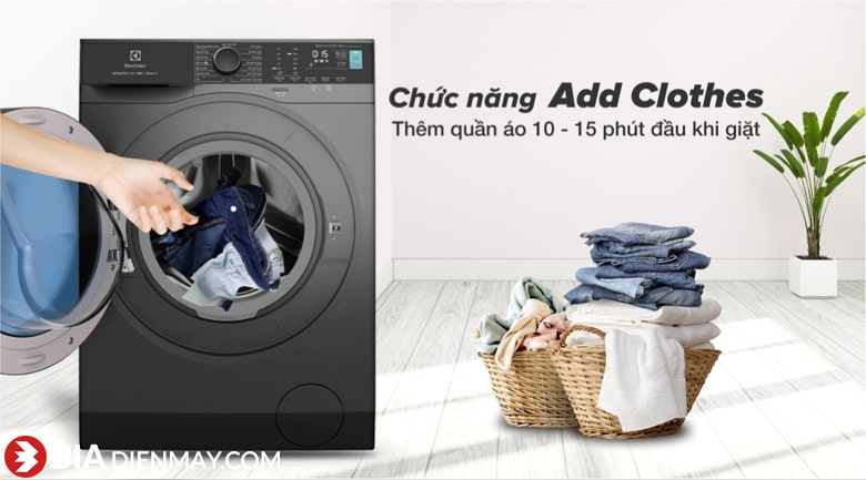 Máy giặt Electrolux inverter 9 kg EWF9024P5SB - thêm quần áo khi giặt